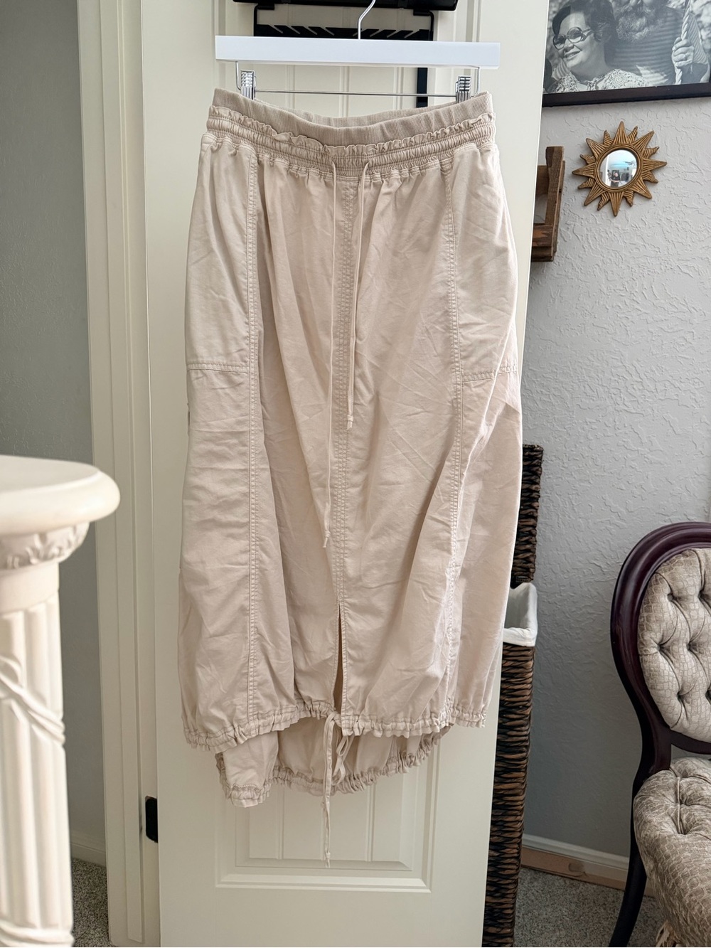 Daily Practice Drawstring Waist & Hem Midi Skirt in Light Beige
